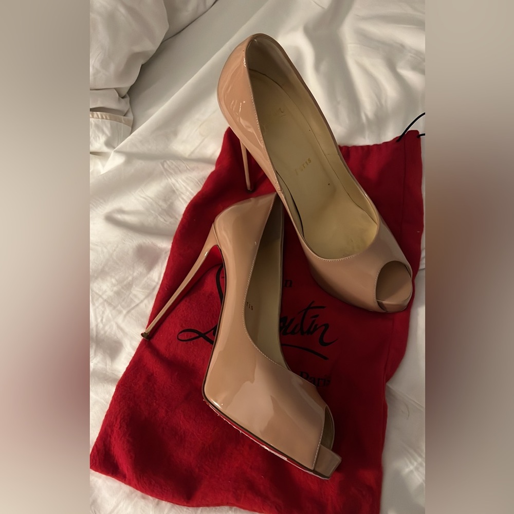 Christian Louboutin New Very Prive 120mm w/ Box, Dust Bag & Heel Tips
